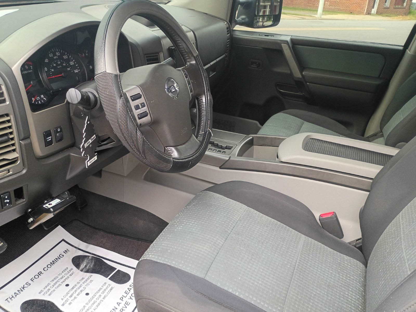 2004 Nissan Titan, photo 3